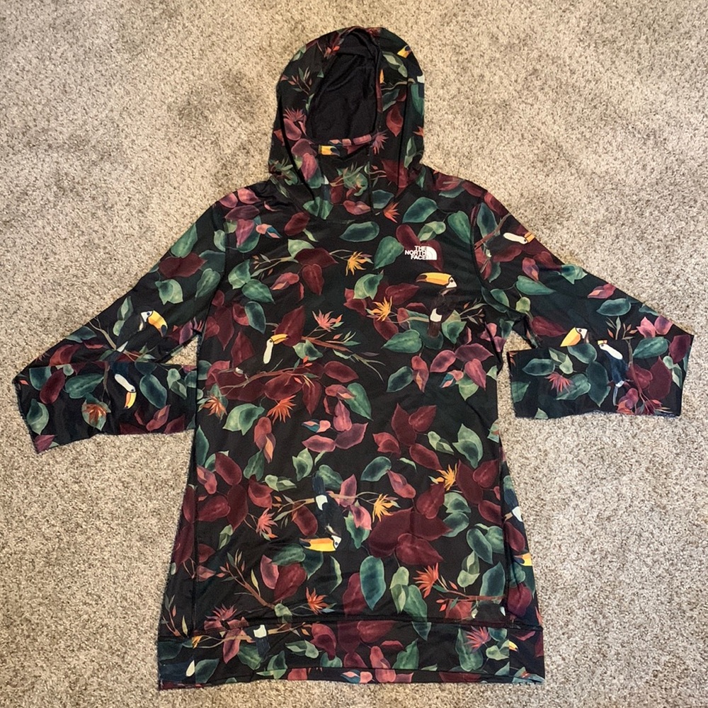 Women’s Long-sleeve North Face shirt